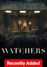 Kliknij by uzyskać więcej informacji | Netflix: The Watchers / The Watchers | Kiedy samochód Miny psuje się w odludnym lesie, trójka nieznajomych zabiera ją do bunkra — gdzie tajemnicze istoty obserwują każdy ruch uwięzionych.